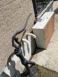 Antique Cast Iron Hand Water Pump - Photo 4
