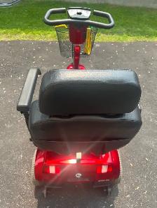scooter / quadriporteur - Photo 4