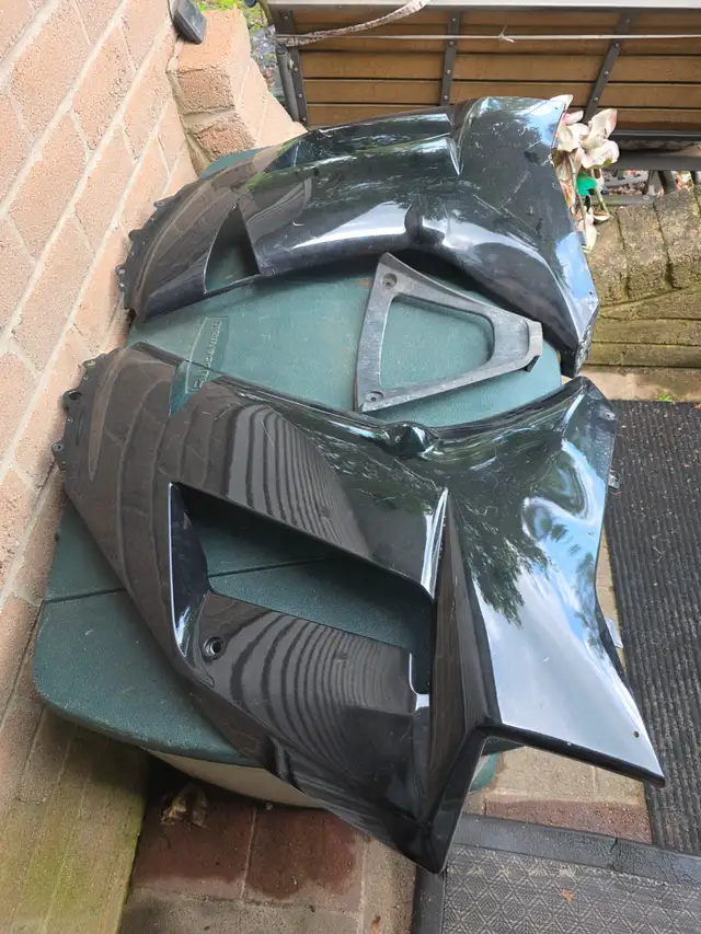 2007 Kawasaki ZX6R Middle Panels Right  Left Hand Plastic Pieces