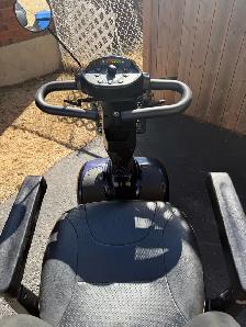 QUADRIPORTEUR / SCOOTER