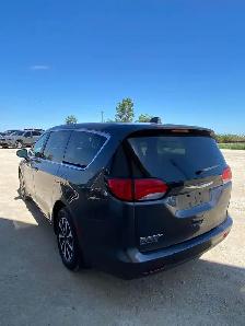 2017 Chrysler Pacifica LX - Photo 7