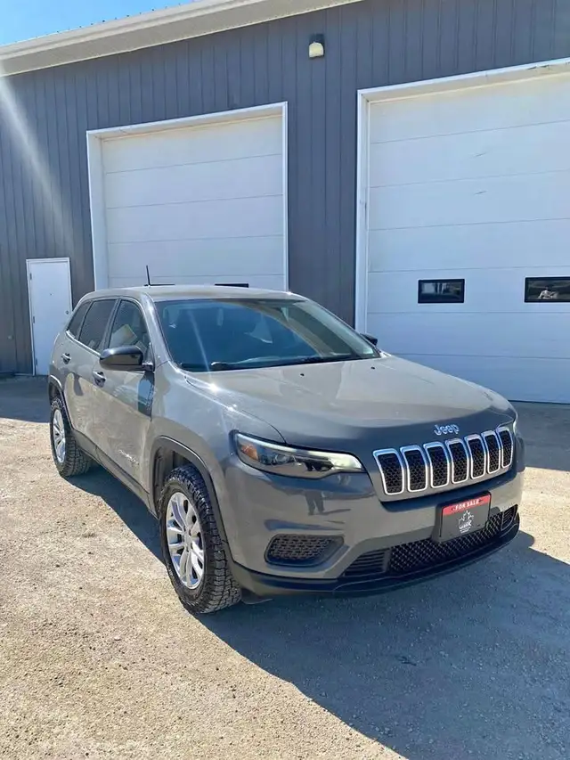 2022 Jeep Cherokee Sport