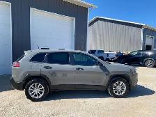 2022 Jeep Cherokee Sport - Photo 3