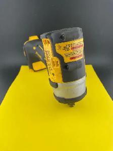 Dewalt DCF911 1/2" Impact Wrench - Photo 2