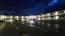 Motel Housekeeper / Front Desk , Accomodation included