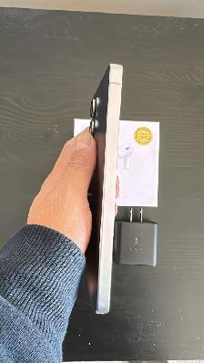iPhone XS 256GB Unlocked - Mint Condition! - Photo 2