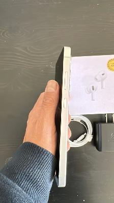 iPhone XS 256GB Unlocked - Mint Condition! - Photo 5