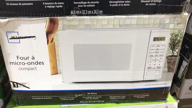 MAINSTAYS COMPACT 0.7 CUFT MICROWAVE OVEN WHITE COLOR