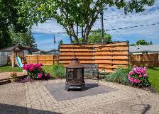 Well-Maintained 4bdrm BNG w/ 24x22 dbl det garage! - Photo 2