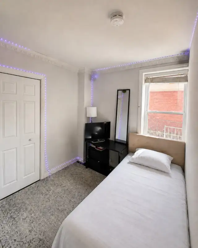 Room for Rent in House unit / Fully Furnished Bedroom