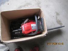 14 "gas chainsaw ，almost  new.  need clear . $ 95  l