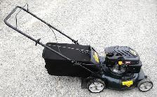 YARDWORKS REAR BAG GAS LAWNMOWER - Photo 2
