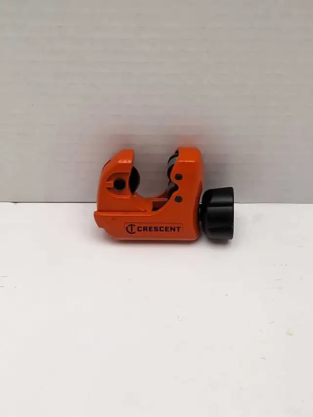 Crescent Pipe/Tube cutter 1/8'-1 1/8' 3-28mm