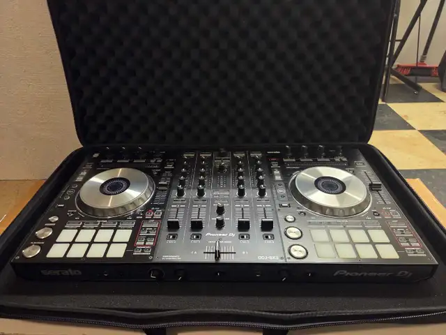 Pioneer DDJ-SX3 w/Odyssey Case $1250