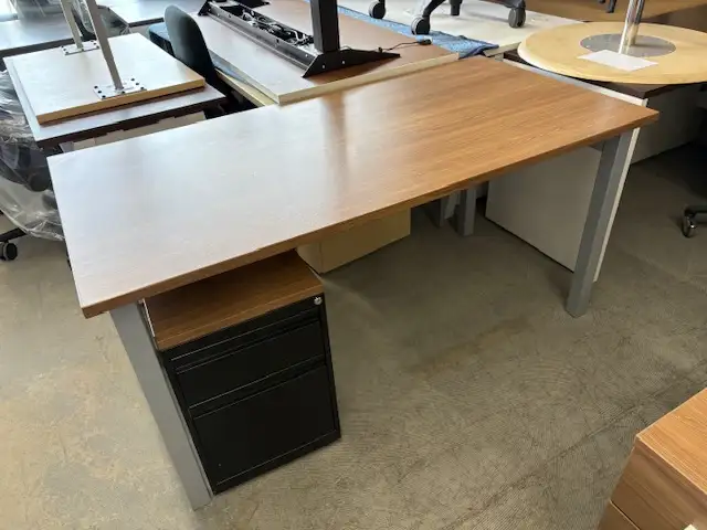 Desks / 30x60 Global desk $299.99 in 4 different color new condi