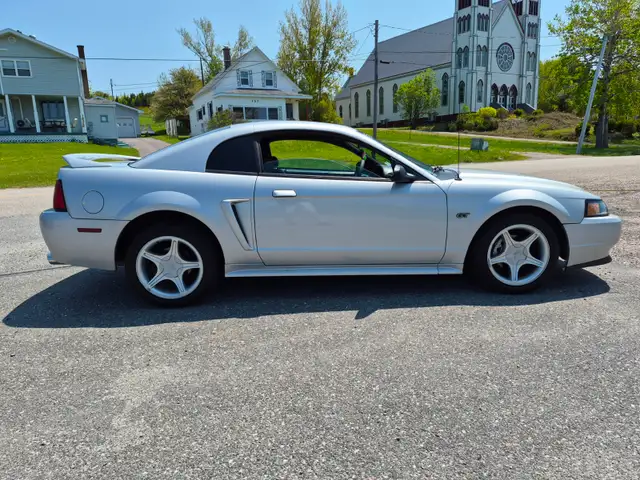 2000 Mustang GT