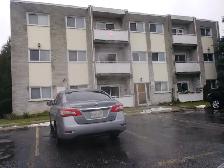 2 bedroom apt, Ottawa/Westmount area, available August 1st