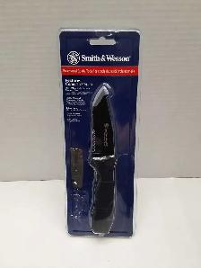 Smith & Wesson 7Cr17MoV ExtremeOps Folding Knife NEW