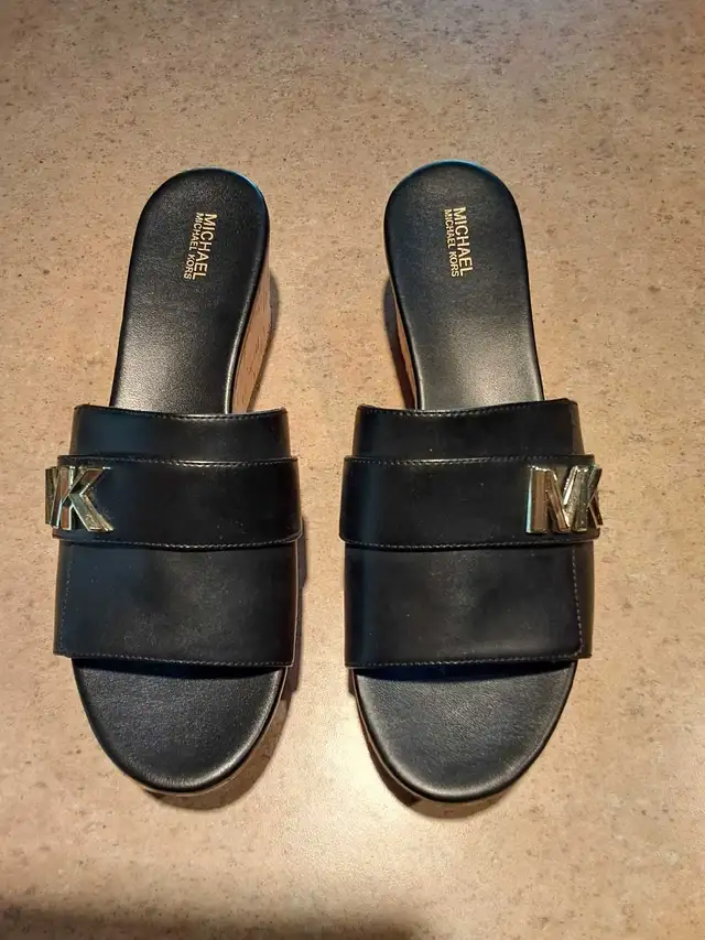 Sandales Michael Kors pour femme grandeur 9 1/2