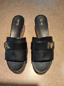 Sandales Michael Kors pour femme grandeur 9 1/2