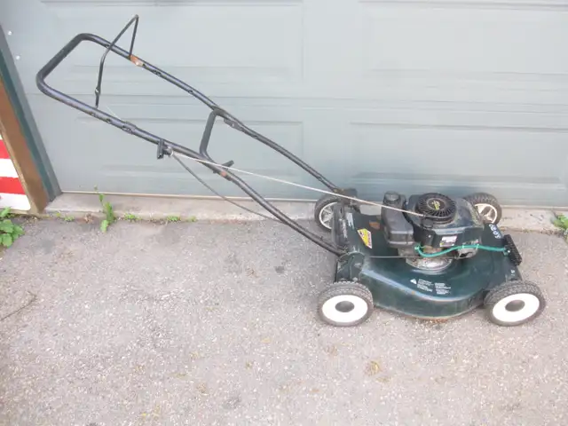 CRAFTSMAN 21' 5 H/P TECUMSEH ENG LAWN MOWER WITH ALTERNATOR