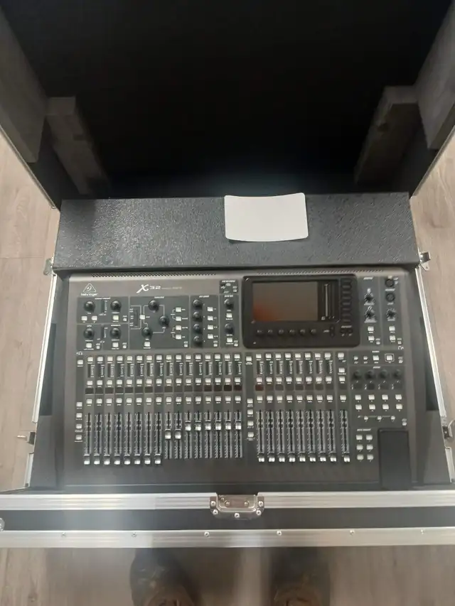 Console de son Behringer X32