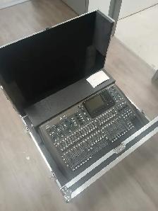 Console de son Behringer X32 - Photo 3
