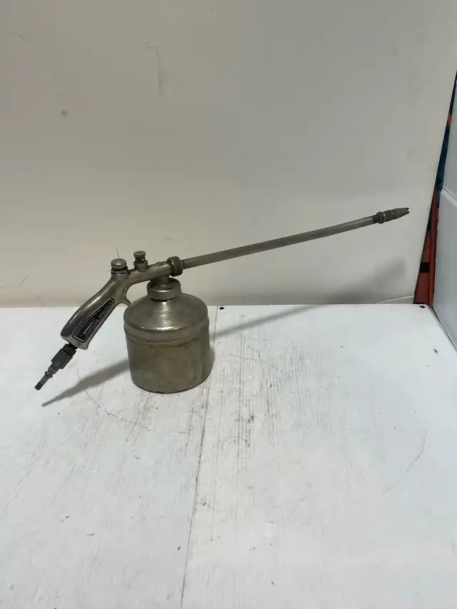 Lincoln Engineering Oil Spray Gun Model 825