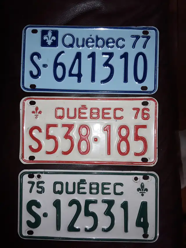 Plaques de ski doo anciennes