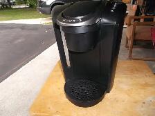 KEURIG K 1500. COFFEE MAKER  BLACK