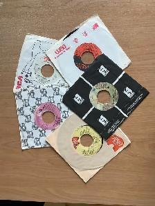 45 tours, années ‘70 et ‘80     (180 disques pour 80$)
