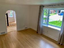 4 Bedroom Detached Home in Prime Etobicoke Location For Lease - Photo 4