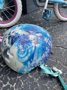 Toddler bike with training wheels - Photo 4