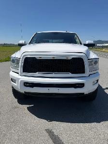 2015 - Ram 3500 Limited - Photo 2
