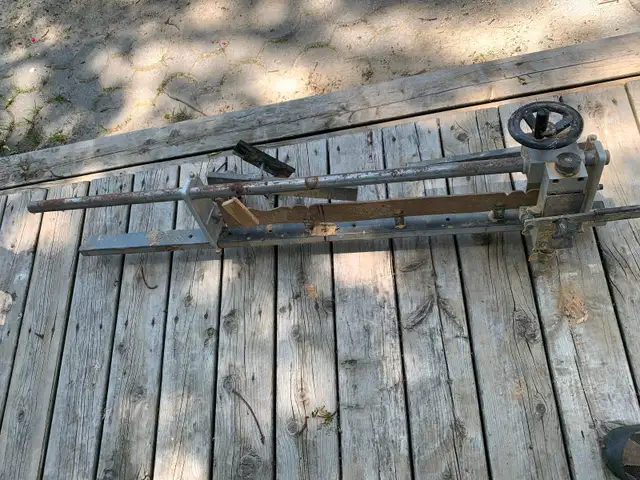 Lathe jig for making table legs