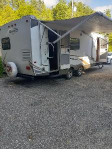 2011 BULLET ULTRA LITE RV TRAILER