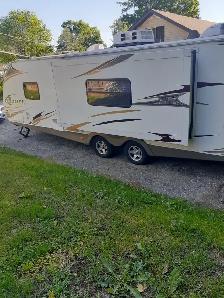 2011 BULLET ULTRA LITE RV TRAILER - Photo 2