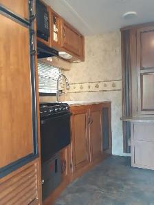 2011 BULLET ULTRA LITE RV TRAILER - Photo 4