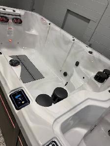 Maax Combination Deluxe Hot Tub/Swim Spa Combo - Photo 2