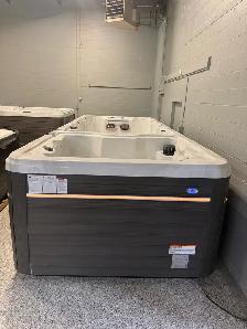Maax Combination Deluxe Hot Tub/Swim Spa Combo - Photo 5