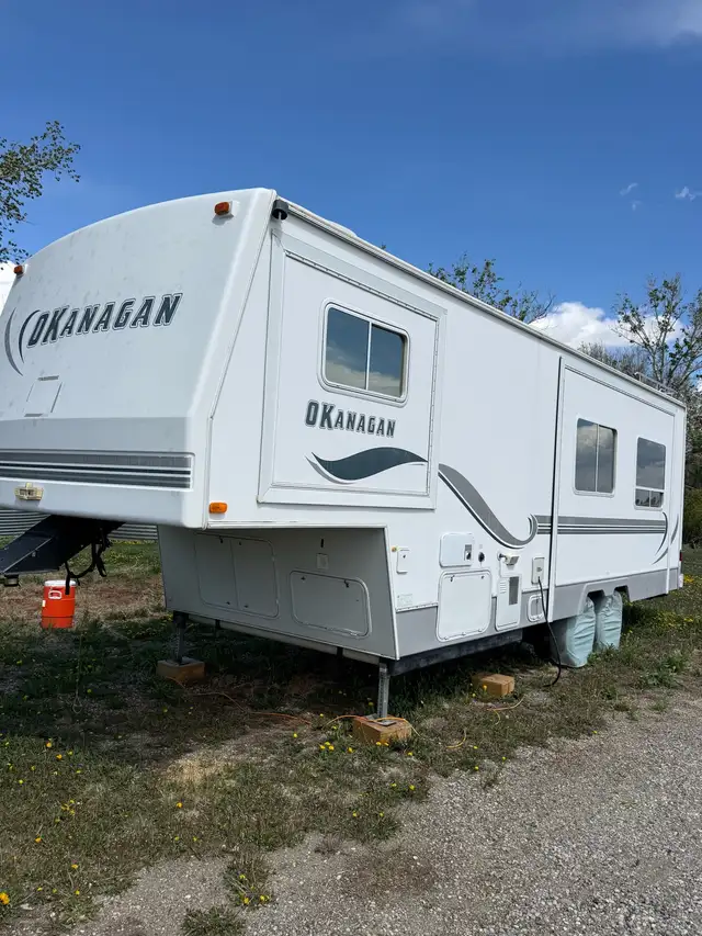 2004 Okanagan 30’ fifthwheel