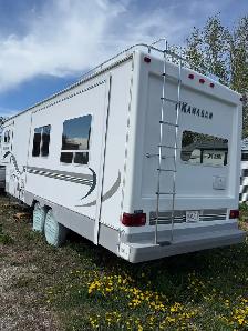 2004 Okanagan 30’ fifthwheel - Photo 2