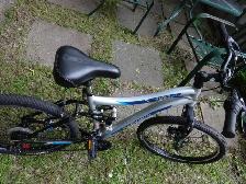 VÉLO AVEC ROUES DE 24 POUCES,SUSPENSION, ENFANTS OU ADULTE. - Photo 5