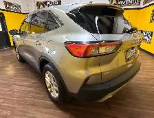2022 Ford Escape SE - AWD! LEATHER! HEATED SEATS! BIG SCREEN! - Photo 3