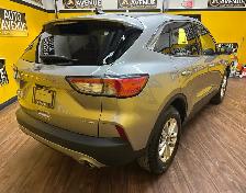 2022 Ford Escape SE - AWD! LEATHER! HEATED SEATS! BIG SCREEN! - Photo 5