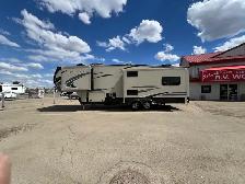 2019 Keystone Montana 310RE, Luxury SPACIOUS, COUPLES UNIT - Photo 8