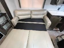 2019 Keystone Montana 310RE, Luxury SPACIOUS, COUPLES UNIT - Photo 22