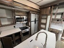 2019 Keystone Montana 310RE, Luxury SPACIOUS, COUPLES UNIT - Photo 28