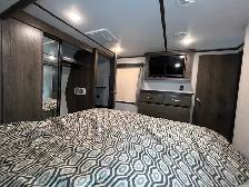 2019 Keystone Montana 310RE, Luxury SPACIOUS, COUPLES UNIT - Photo 30