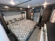 2019 Keystone Montana 310RE, Luxury SPACIOUS, COUPLES UNIT - Photo 31